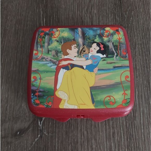 Tupperware Disney Sparkly/ Glitter Snow White Sandwich Keeper Box - Picture 1 of 6